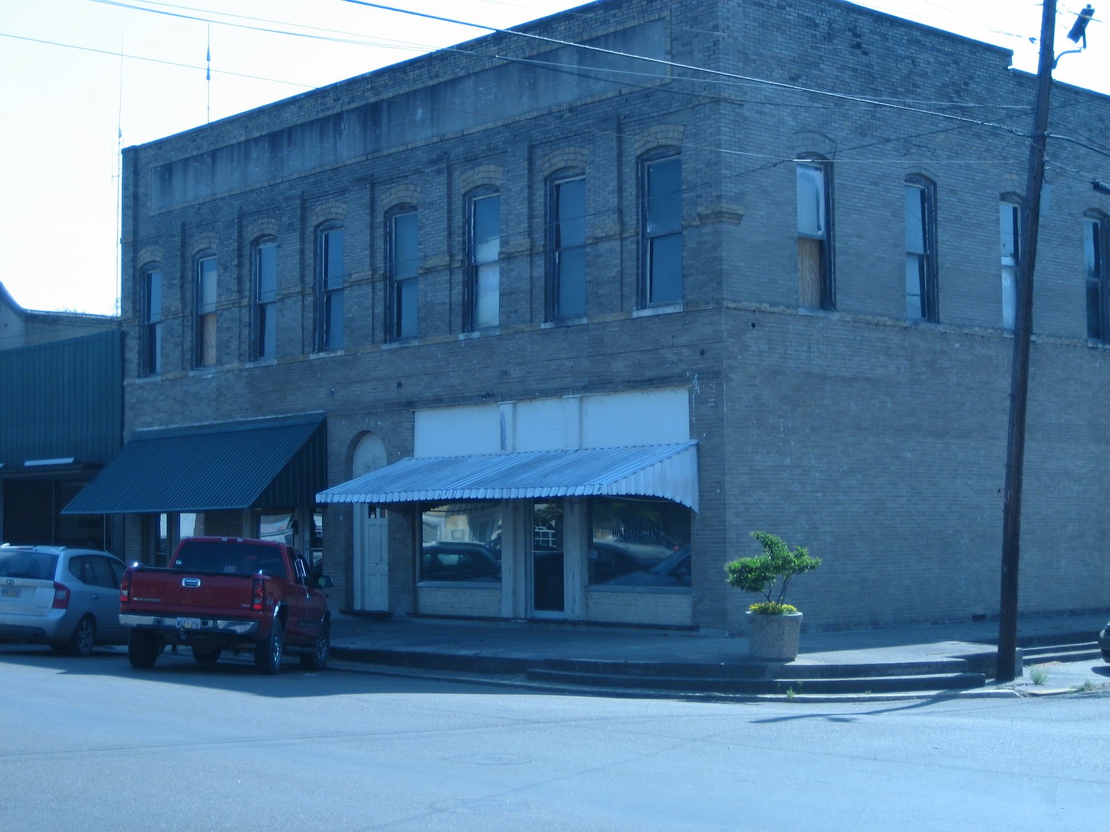 PepRally-1972-BradWard_14.jpg - The old Joe Turner Hardware store.