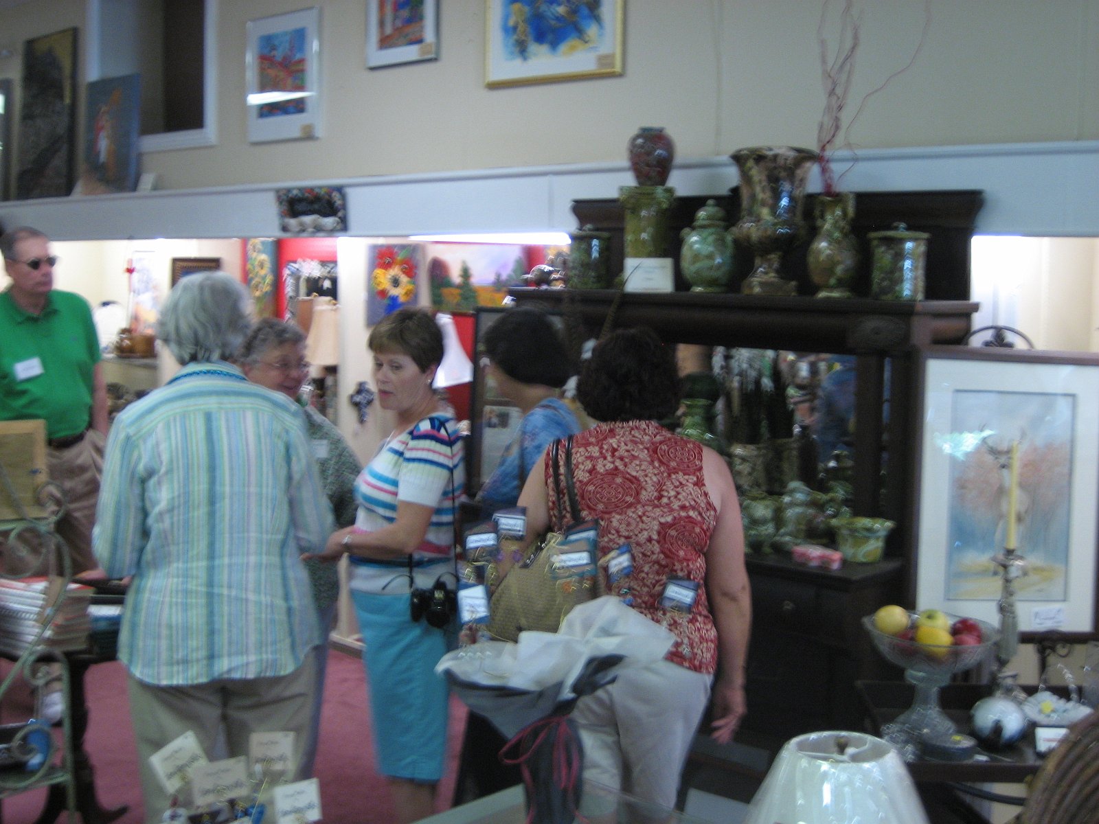 PepRally-1972-BradWard_36.jpg - After the pep rally, many folks visited the Hob Knob gallery, which features the works of many different Delta artisans.