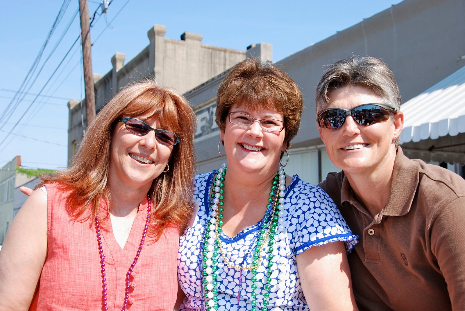 Susie, Cindy and Kathy '74.JPG