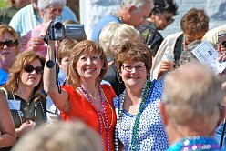 Debbie Mc Daniel 'Rogers '76 and Cindy Carollo Peterson '74