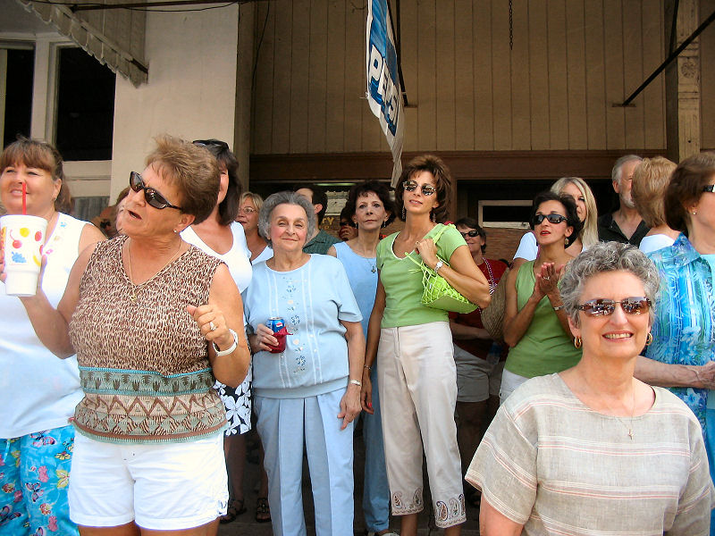 Petro Women enjoying parade!.jpg